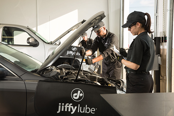 does jiffy lube check transmission fluid